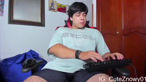 Snapshot of cuteznowyy chatting on February 18, 8:47 pm Ask me online show from February 18, 8:47 pm