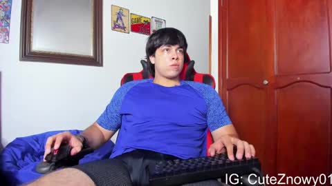 Snapshot of cuteznowyy chatting on February 22, 9:37 pm Ask me online show from February 22, 9:37 pm