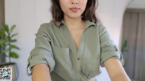 Snapshot of cutie18_angel chatting on May 6, 9:09 pm angela online show from May 6, 9:09 pm