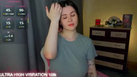 Snapshot of cutie_mili chatting on June 13, 1:31 pm mili online show from June 13, 1:31 pm