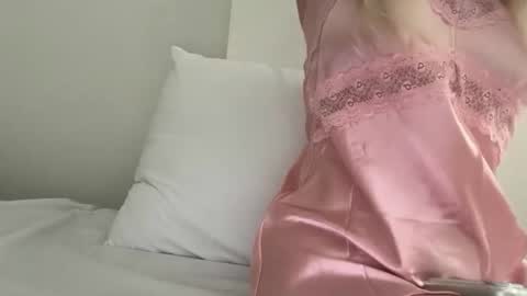 Snapshot of cutie_n111 chatting on April 9, 2:11 pm Call me cutie online show from April 9, 2:11 pm