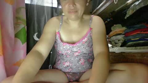 Snapshot of cutie_pie02 chatting on April 25, 10:07 pm cutie_pie02 online show from April 25, 10:07 pm
