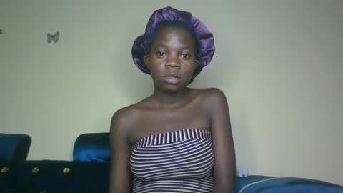 Snapshot of cutie_plush chatting on March 28, 8:52 pm cutieplush online show from March 28, 8:52 pm