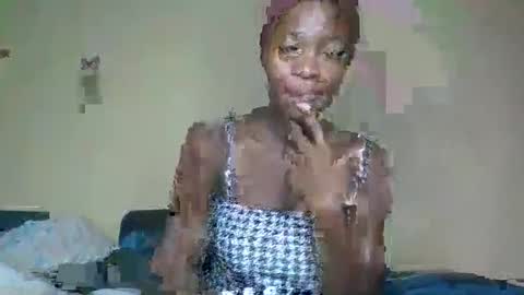 Snapshot of cutie_plush chatting on April 1, 8:37 am cutieplush online show from April 1, 8:37 am