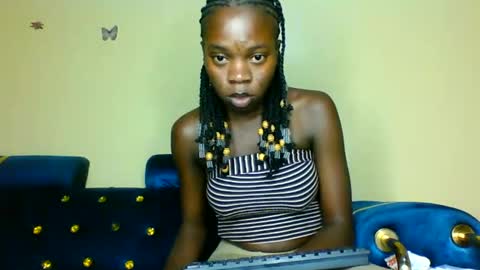 Snapshot of cutie_plush chatting on April 5, 7:44 pm cutieplush online show from April 5, 7:44 pm