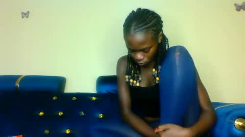 Snapshot of cutie_plush chatting on April 18, 8:20 pm cutieplush online show from April 18, 8:20 pm