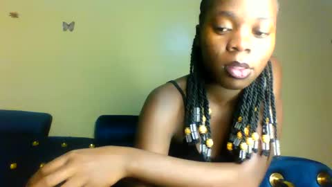 Snapshot of cutie_plush chatting on April 19, 8:44 pm cutieplush online show from April 19, 8:44 pm