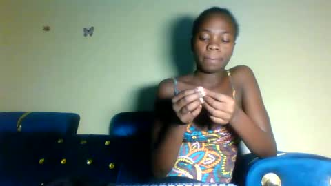 Snapshot of cutie_plush chatting on May 4, 8:27 pm cutieplush online show from May 4, 8:27 pm