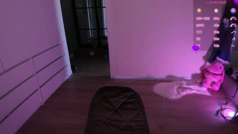 Kira online show from April 4, 9:51 am