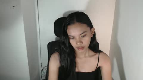 Snapshot of cutiee_lily2 chatting on May 12, 6:10 am cutiee_lily2 online show from May 12, 6:10 am