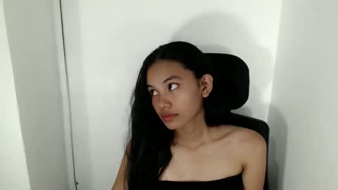 Snapshot of cutiee_lily2 chatting on May 27, 1:57 am cutiee_lily2 online show from May 27, 1:57 am