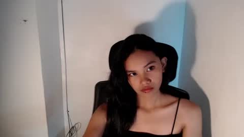 Snapshot of cutiee_lily2 chatting on June 7, 1:21 am cutiee_lily2 online show from June 7, 1:21 am