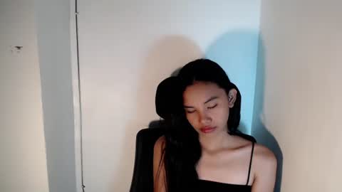 Snapshot of cutiee_lily2 chatting on June 10, 1:28 am cutiee_lily2 online show from June 10, 1:28 am