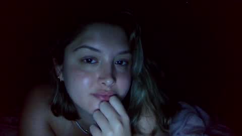 Snapshot of cutieoggg420 chatting on May 28, 6:54 am Cutieoggg420 online show from May 28, 6:54 am
