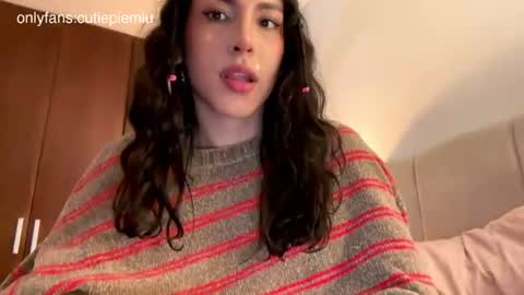 Snapshot of cutiepiemiu chatting on July 16, 4:07 am cutiepiemiu - online show from July 16, 4:07 am