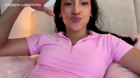 Snapshot of cutiepiemiu chatting on July 18, 2:16 am cutiepiemiu - online show from July 18, 2:16 am