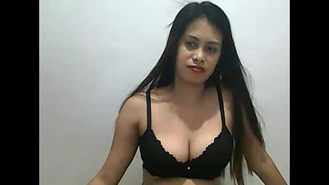 Snapshot of cutietrina chatting on December 7, 4:14 pm CutieTrina online show from December 7, 4:14 pm