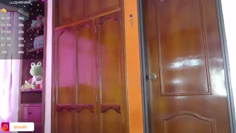 Snapshot of cuttebabe_ chatting on February 6, 8:02 pm Sophia online show from February 6, 8:02 pm