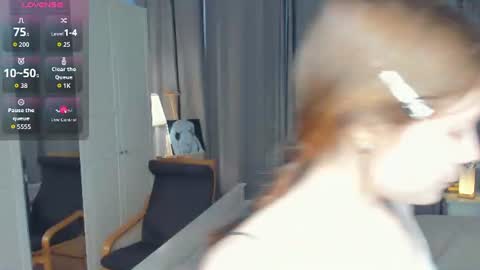 Snapshot of cuty_petite chatting on June 21, 5:43 am Anne online show from June 21, 5:43 am