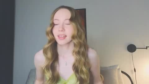 Snapshot of cuute_angell chatting on May 4, 5:09 pm Virginia See you on Sunday online show from May 4, 5:09 pm