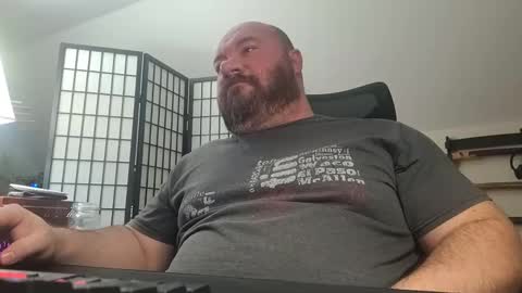 Snapshot of cwbyga chatting on February 4, 4:40 am Bubba Bull online show from February 4, 4:40 am