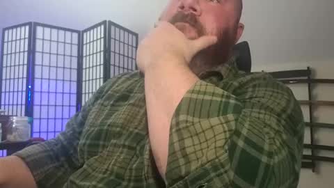 Snapshot of cwbyga chatting on February 6, 4:06 am Bubba Bull online show from February 6, 4:06 am
