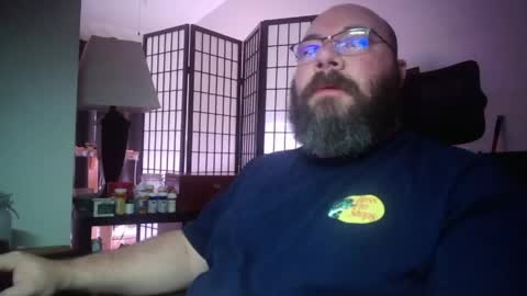 Snapshot of cwbyga chatting on May 9, 10:48 pm Bubba Bull online show from May 9, 10:48 pm