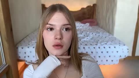 Snapshot of cyberl0ve_ chatting on June 9, 12:28 pm Im Emi streaming with my friend Reyna today online show from June 9, 12:28 pm