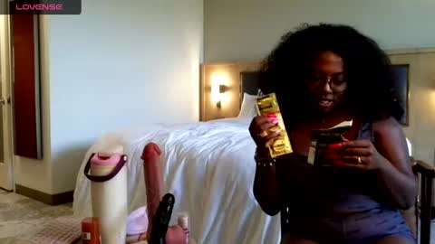 Snapshot of cyndylouwho chatting on July 9, 5:39 pm Cyndy Lou Who online show from July 9, 5:39 pm