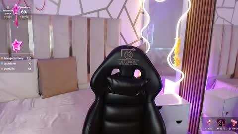 cyrus_tay online show from February 11, 12:21 pm