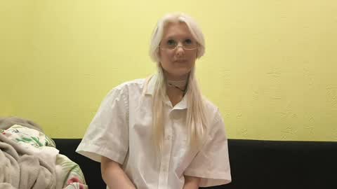 Emily online show from June 1, 7:15 pm