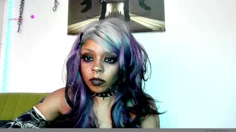Snapshot of d00m4d00dz chatting on June 18, 10:47 pm nerdyhotgoth online show from June 18, 10:47 pm