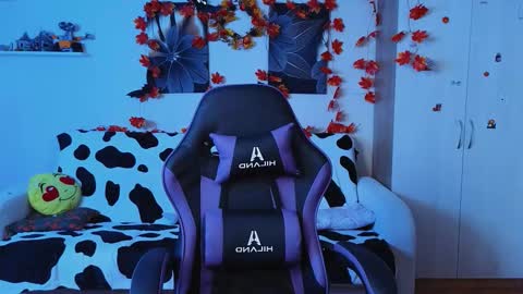 Donna online show from November 18, 6:01 pm