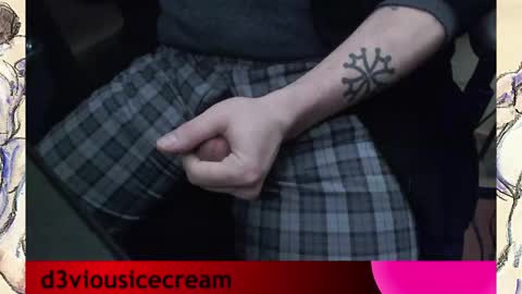 Snapshot of d3viousicecream chatting on February 21, 6:29 am deviousicecream online show from February 21, 6:29 am