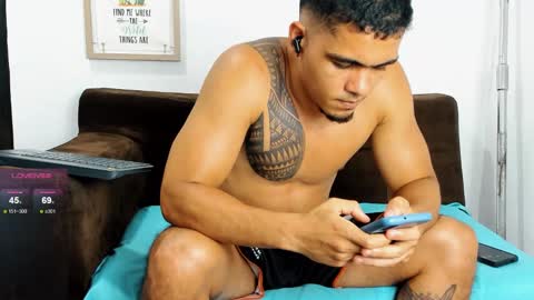Snapshot of d_alex_ chatting on January 10, 10:36 pm Leo - online show from January 10, 10:36 pm