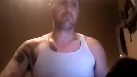 Snapshot of da_man411212 chatting on February 6, 11:57 am da_man411212 online show from February 6, 11:57 am