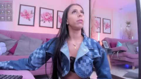 Snapshot of daaniela_moon chatting on April 19, 12:04 pm Daniela online show from April 19, 12:04 pm