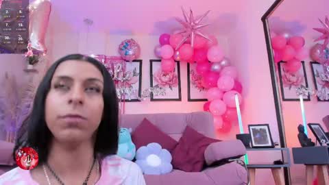 Snapshot of daaniela_moon chatting on May 22, 12:00 pm Daniela online show from May 22, 12:00 pm