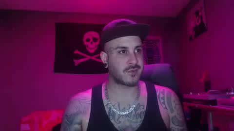 Snapshot of dabirdfree chatting on December 28, 5:55 am Destroyer online show from December 28, 5:55 am