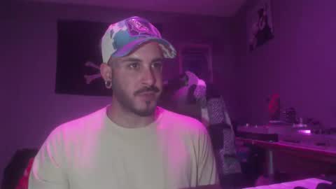 Snapshot of dabirdfree chatting on September 13, 6:18 pm Destroyer online show from September 13, 6:18 pm