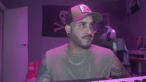 Snapshot of dabirdfree chatting on October 7, 6:49 pm Destroyer online show from October 7, 6:49 pm