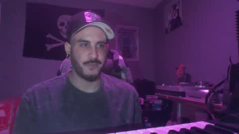 Snapshot of dabirdfree chatting on October 15, 11:05 pm Destroyer online show from October 15, 11:05 pm