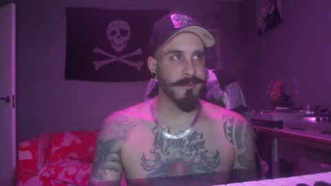 Snapshot of dabirdfree chatting on April 25, 8:17 pm Destroyer online show from April 25, 8:17 pm