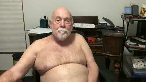 Snapshot of dack47 chatting on April 28, 3:44 am dack47 online show from April 28, 3:44 am