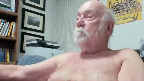 Snapshot of dack47 chatting on May 22, 8:21 am dack47 online show from May 22, 8:21 am