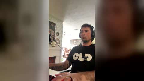 Snapshot of daddy41195 chatting on March 19, 4:00 pm daddy41195 online show from March 19, 4:00 pm