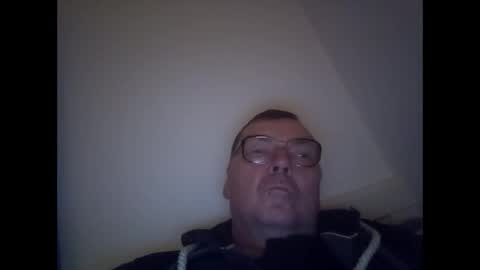Snapshot of daddy91964 chatting on December 23, 10:33 pm daddy91964 online show from December 23, 10:33 pm