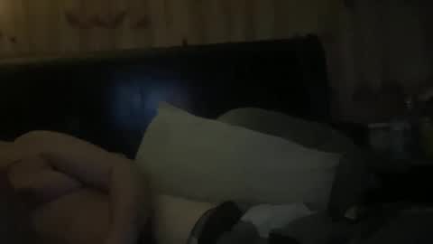 Snapshot of daddyandcunt chatting on December 16, 5:00 pm married couple smoking sucking and partying online show from December 16, 5:00 pm