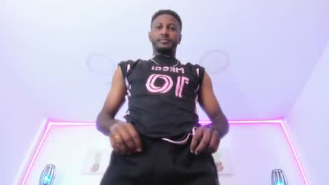 Snapshot of daddyblack_ chatting on June 9, 7:14 pm Alex online show from June 9, 7:14 pm