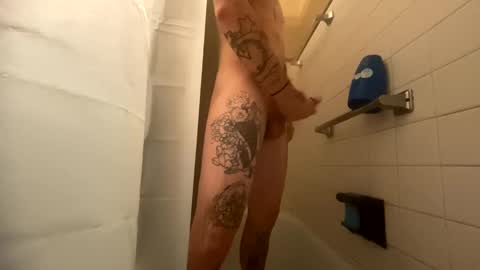 Snapshot of daddybojanglez chatting on November 9, 2:37 pm daddybojanglez online show from November 9, 2:37 pm